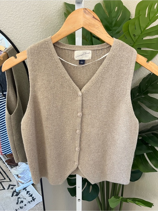 Universal Thread Jackets & Blazers - 🤎 Light Brown Button Front Sweater Vest L | Universal Thread